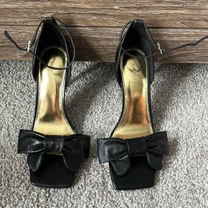 GUESS LEATHER SANDALS SHOES SIZE 8
